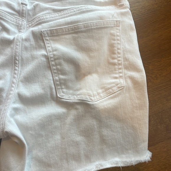 Gap 5” White Denim Shorts with Raw Edges-Waist 29/8 - Picture 7 of 11